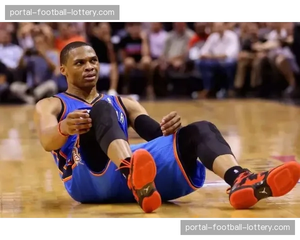 消息:联盟竞赛委员会将于三月例会讨论涉及低位防守区域的犯规吹罚尺度一致性 消息:联盟竞赛委员会将于三月例会讨论涉及低位防守区域的犯规吹罚尺度一致性